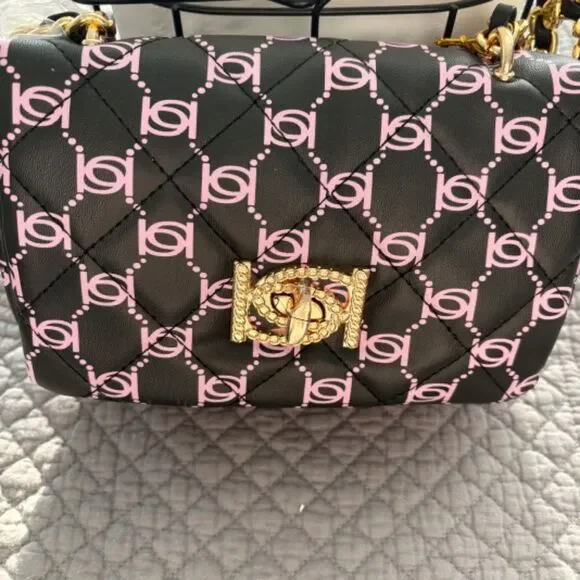 Bebe Liv Logo Monogram Crossbody Black Light Pink Gold Chain NWT - Picture 2 of 10